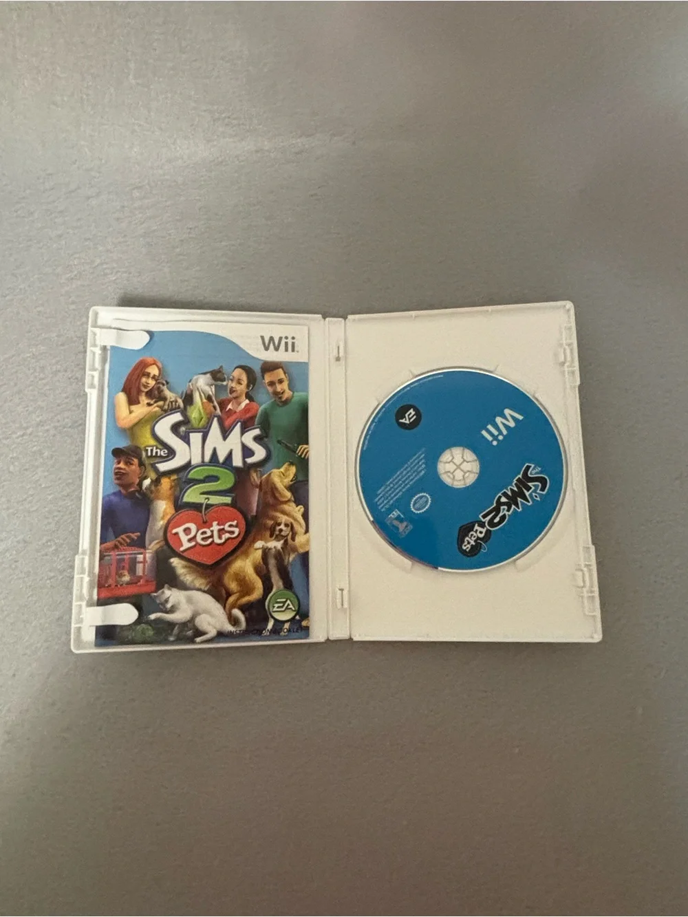 The Sims 2 Pets (Wii) - White Case